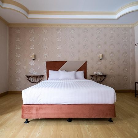 Sartini Inn Jogja Yogyakarta Bagian luar foto