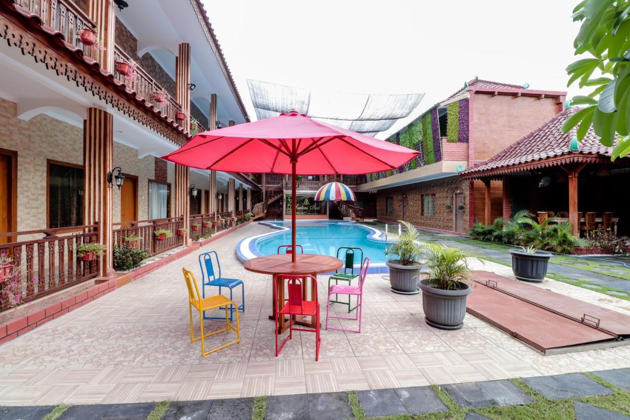 Sartini Inn Jogja Yogyakarta Bagian luar foto