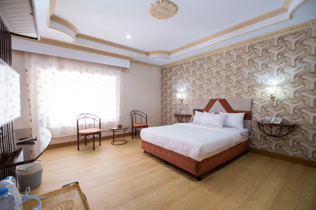 Sartini Inn Jogja Yogyakarta Bagian luar foto