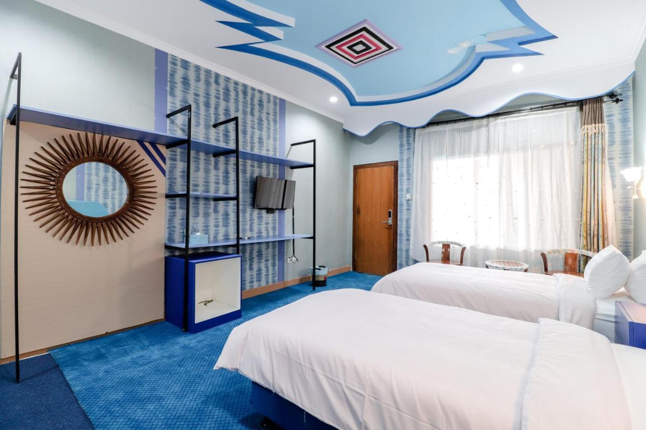 Sartini Inn Jogja Yogyakarta Bagian luar foto