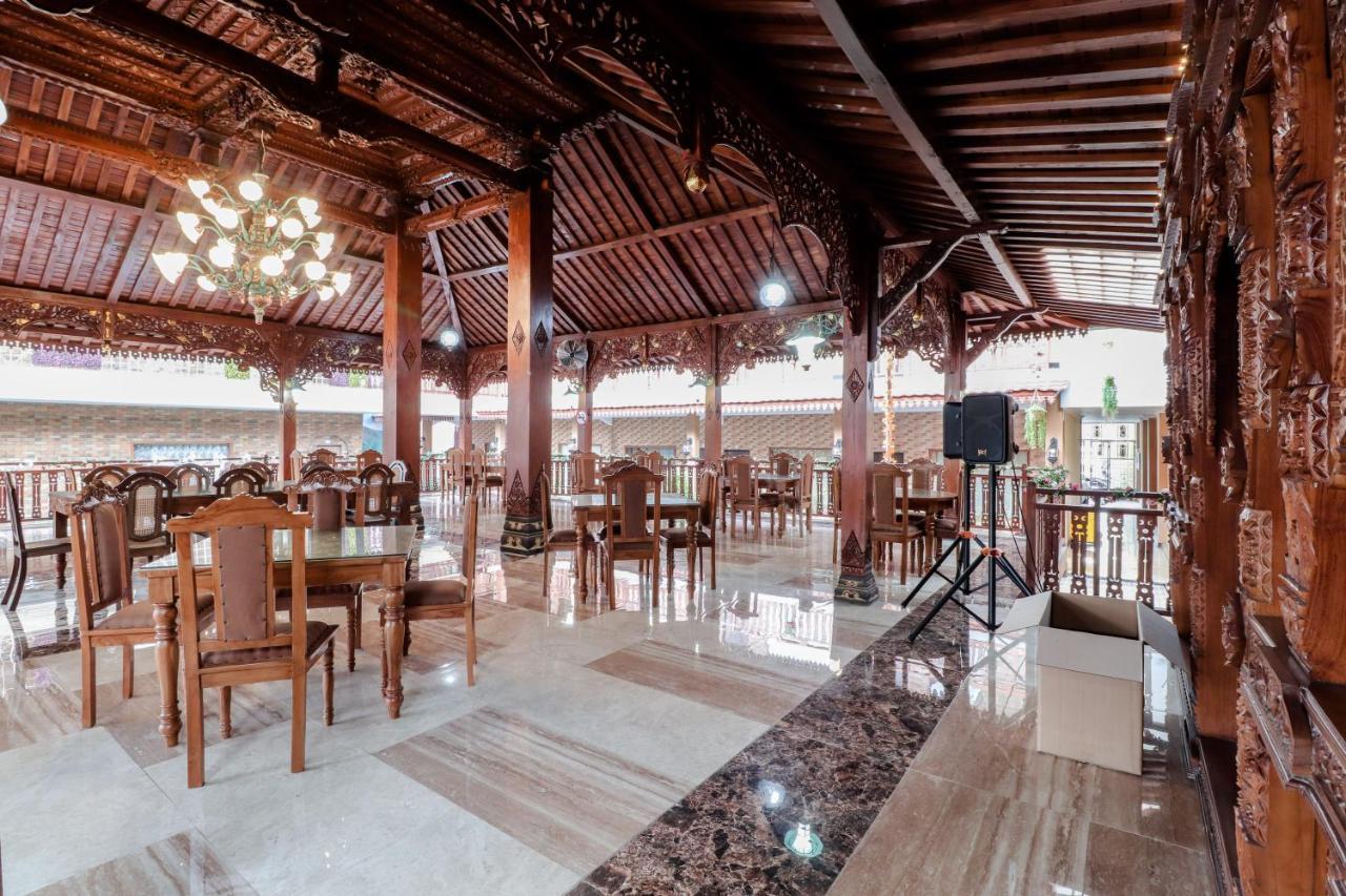 Sartini Inn Jogja Yogyakarta Bagian luar foto