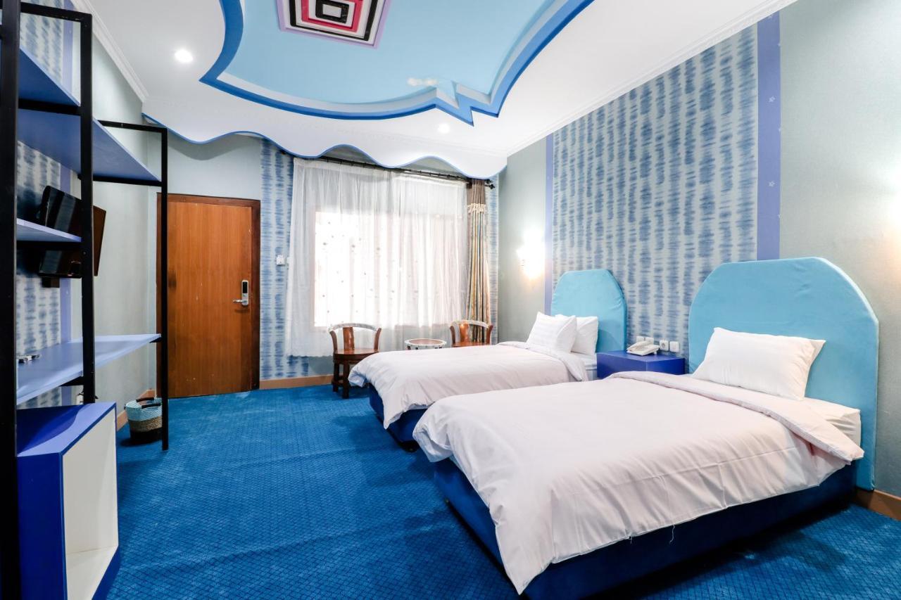 Sartini Inn Jogja Yogyakarta Bagian luar foto