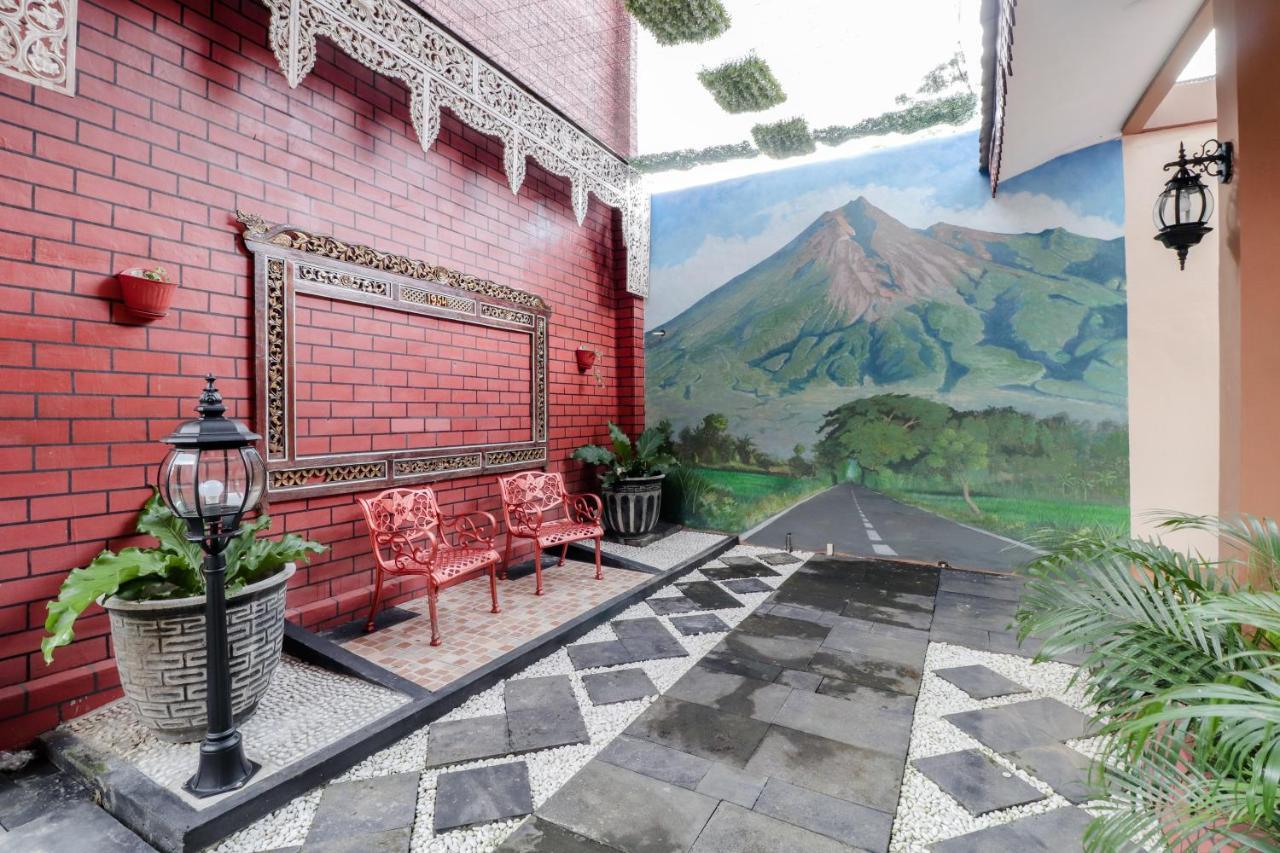 Sartini Inn Jogja Yogyakarta Bagian luar foto